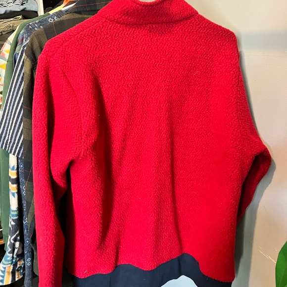 Red Patagonia sweater - Picture 2 of 4